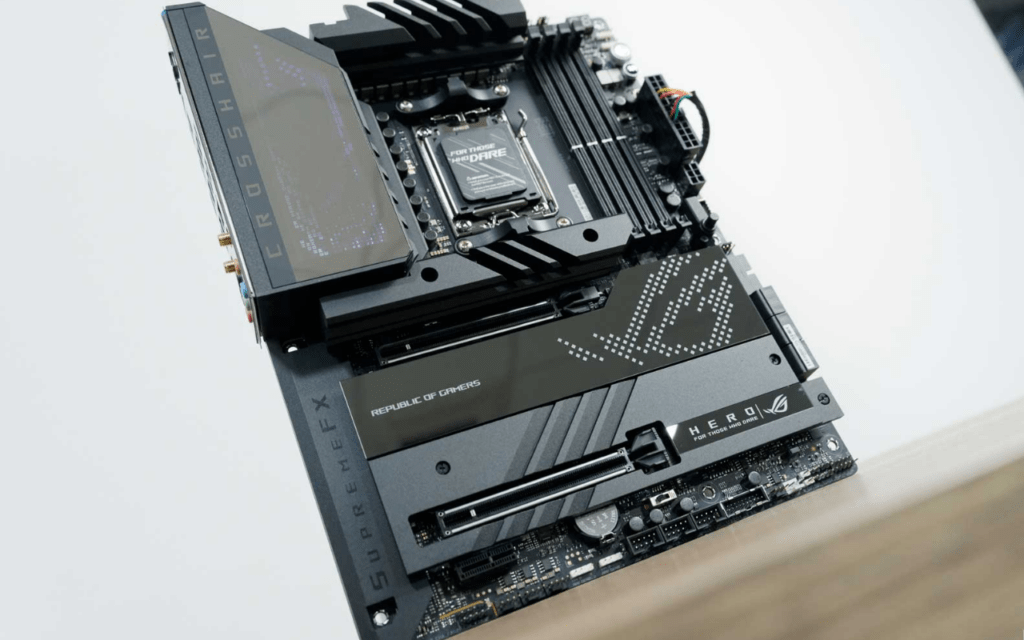 ASUS ROG CROSSHAIR X670E HERO - Recensione completa