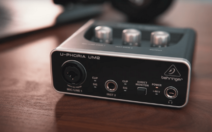 Behringer U-Phoria UM2 - Recensione completa