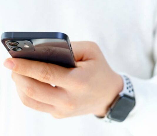 Traffico dati su smartphone: nel 2023 boom di Giga inclusi