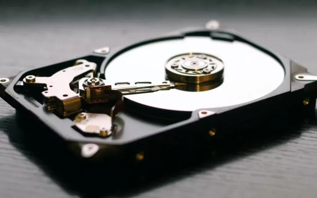 Eliminare le partizioni di un Hard Disk su Windows - Guida completa